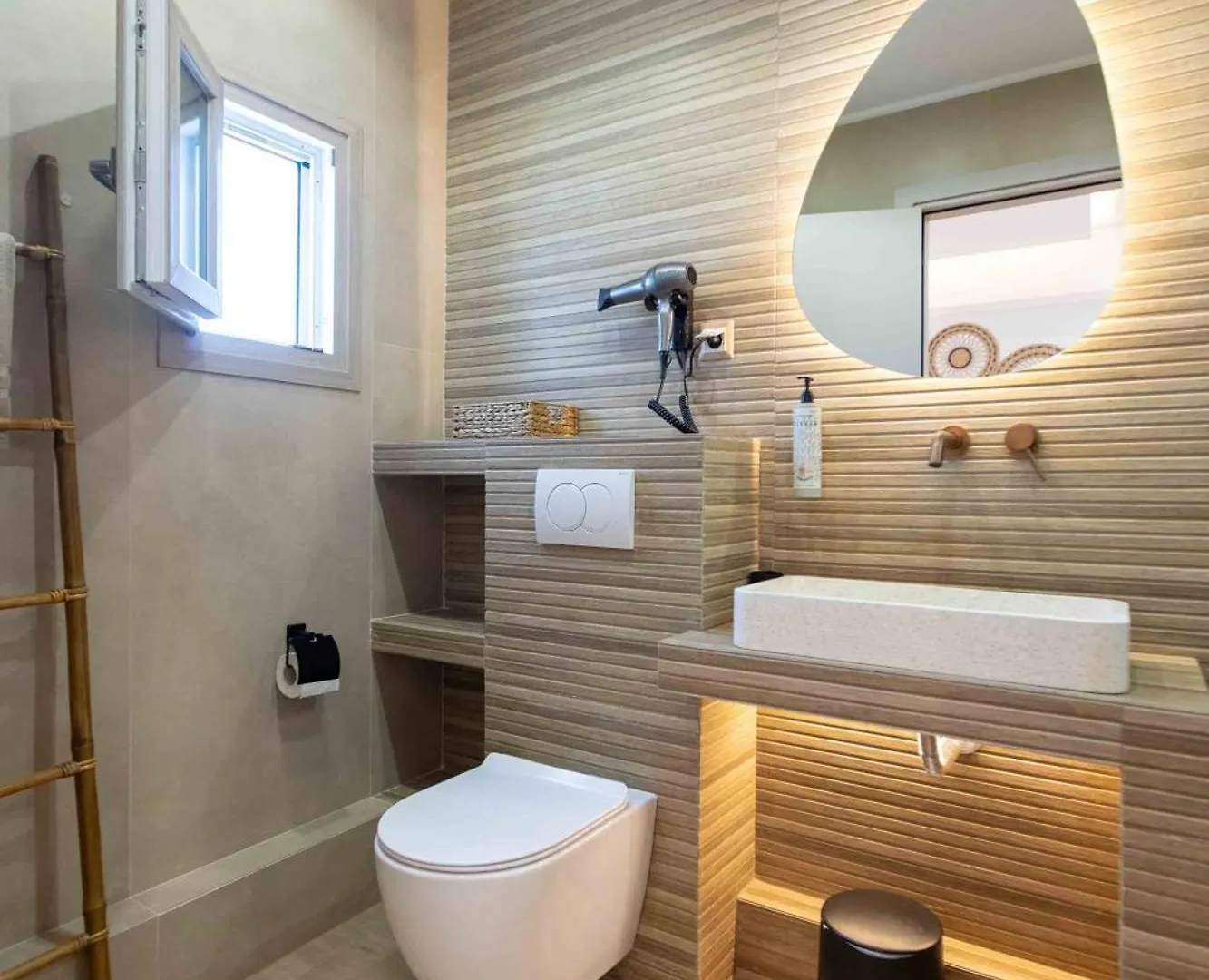 Linari Sea & Suites Ormos Panagias
